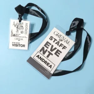BADGE E PORTABADGE CON CORDINO